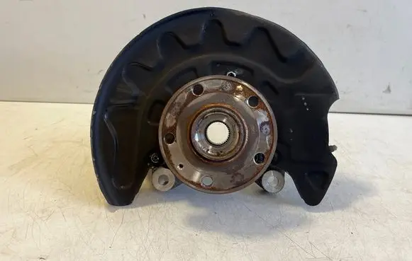 Audi Q3 F3 Front wheel hub 5Q0407257A