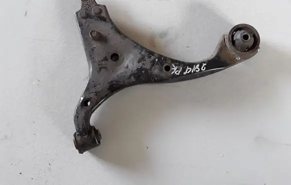 Hyundai i30 Front lower control arm/wishbone 545002H000