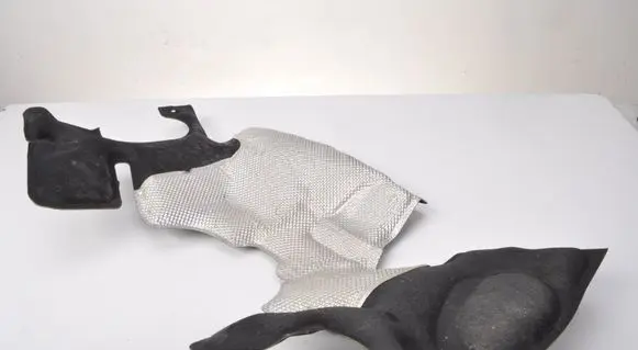 Volvo V60 Heat shield in engine bay 32244471