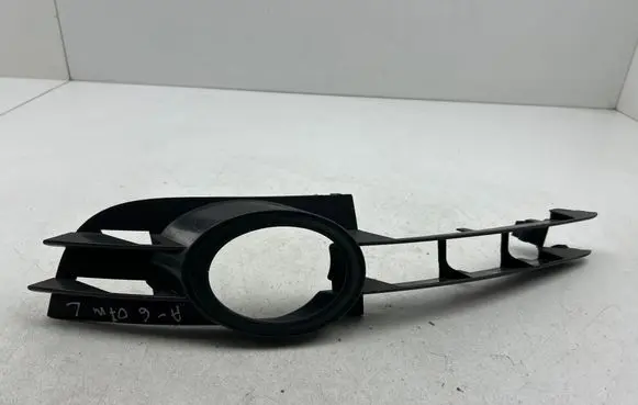 Audi A6 S6 C6 4F Front fog light trim/grill 4F0807681