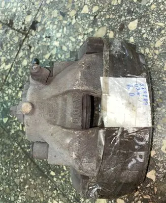 Opel Zafira B Front brake caliper