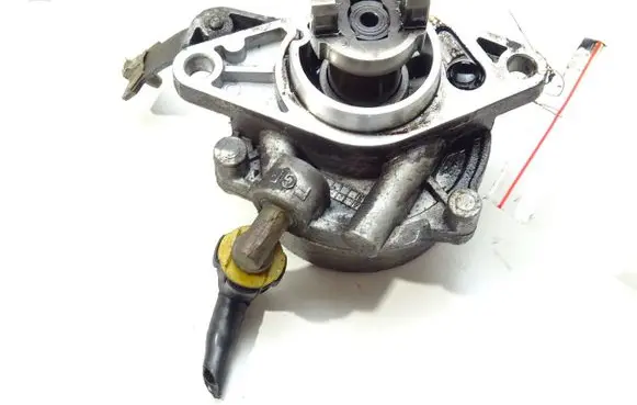 Opel Tigra B Vacuum pump