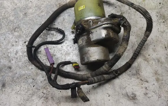 Opel Zafira A Power steering pump