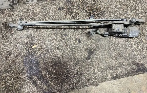 Ford Focus Front wiper linkage and motor 4M5117504AB 3397020776