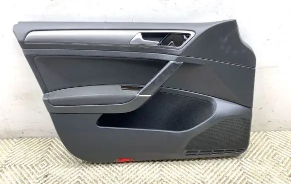 Volkswagen Golf VII Front door card panel trim