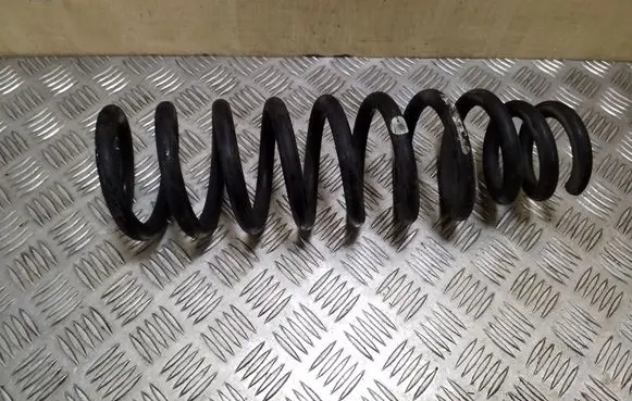 Volkswagen Touareg I Front coil spring