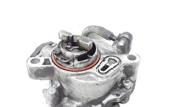 Volvo S60 Vacuum pump 9804021880