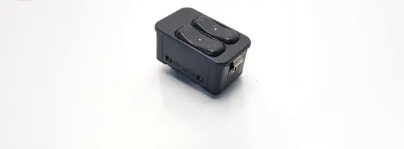 Opel Zafira A Electric window control switch 90561088