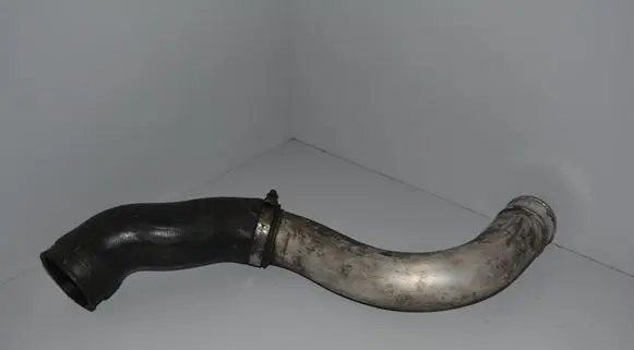 BMW 5 E39 Intercooler hose/pipe 7786531