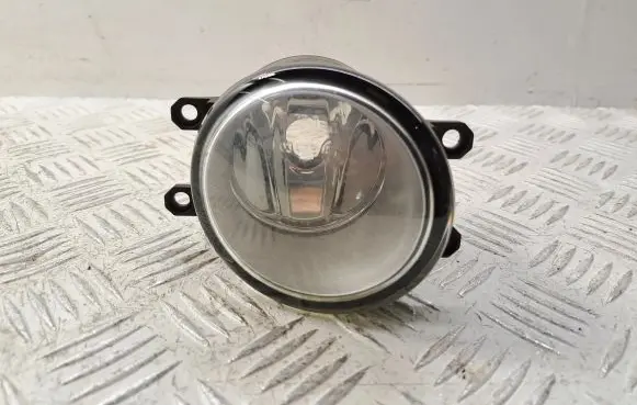 Toyota Avensis T250 Front fog light 812100D040 812100D042