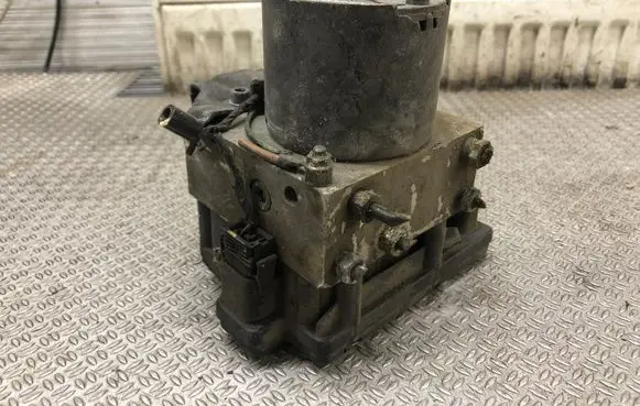 Mercedes-Benz C W202 ABS Pump A0024319212