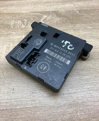 Mercedes-Benz E W211 Door control unit/module 2118201626 356806 RightUsed