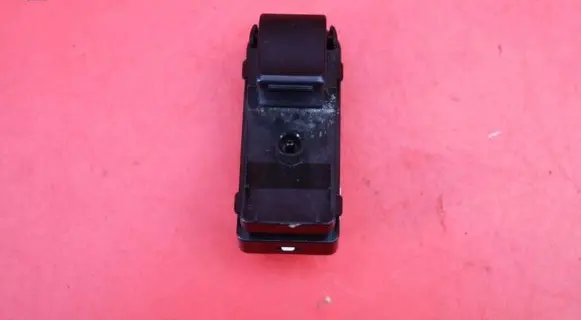 Mazda 3 II Electric window control switch K0021