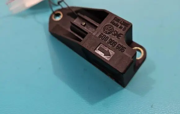 Volkswagen Golf IV Fuel cut-off switch 5WK42895 IMPRK1372407