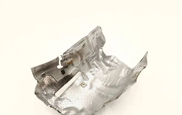 BMW 2 F45 Heat shield in engine bay 8585807