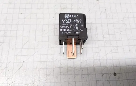 Volkswagen Golf V Other relay 3D0951253A
