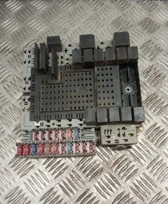 Volvo S60 Fuse box set 9441582