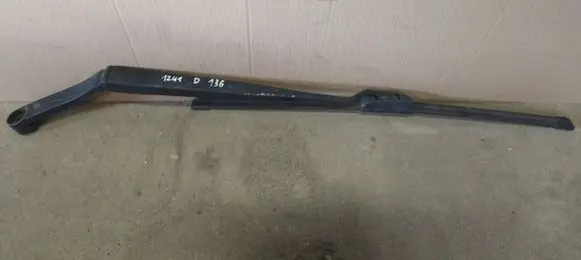 Windshield/front glass wiper blade