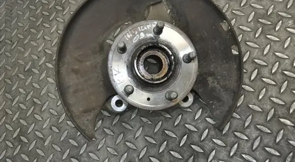 Opel Insignia A Front wheel hub 