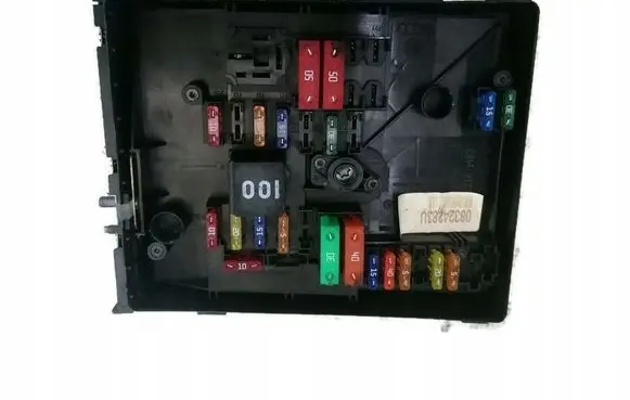 Volkswagen Golf VI Fuse module 1K0937629