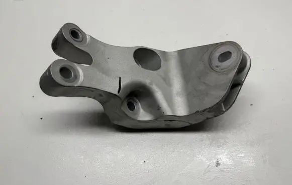 Ford Mustang VII Engine mounting bracket PR336B033AA