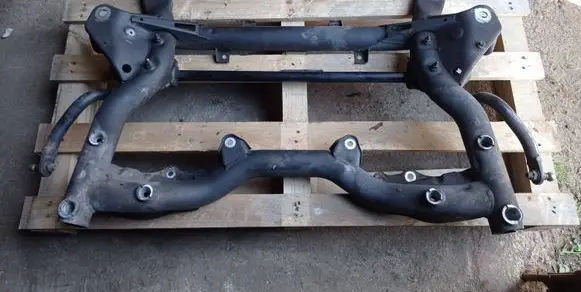 Mercedes-Benz C W204 Front subframe A2043230765