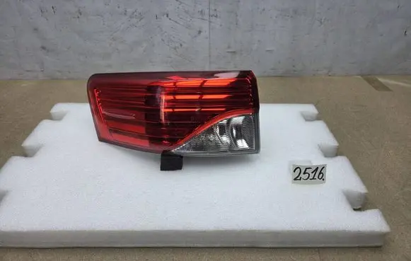 Toyota Avensis T270 Rear/tail lights 