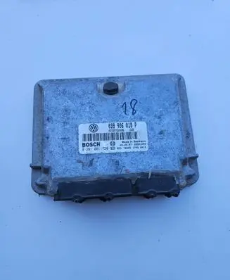 Volkswagen PASSAT B5 Engine control unit/module 038906018P 28SA3409 0281001720