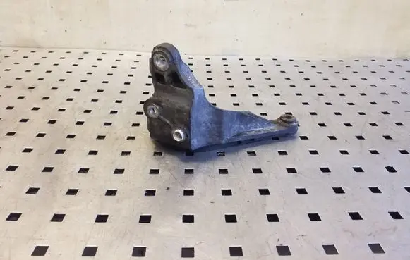 Audi Q7 4L Power steering pump mounting bracket 059145167AM