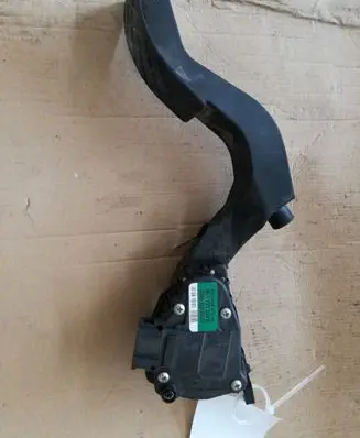 Audi A6 S6 C5 4B Accelerator throttle pedal 8D1721523E