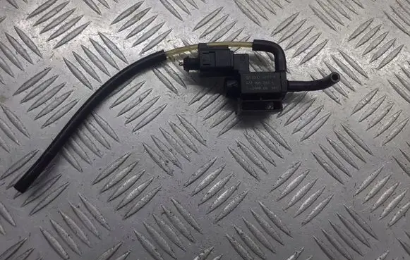 Audi A3 S3 8L Turbo solenoid valve 037906283C
