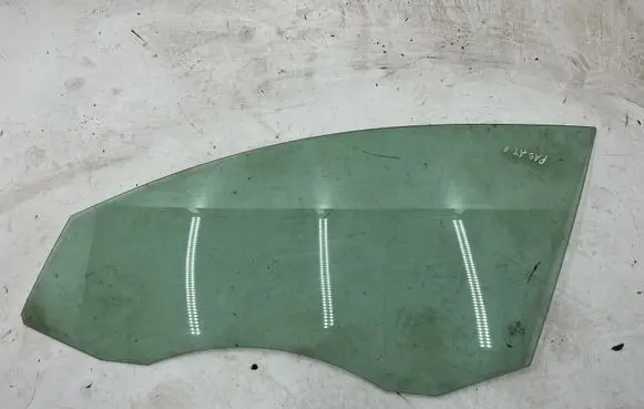 Volkswagen PASSAT CC Front door window glass four-door 43R00082