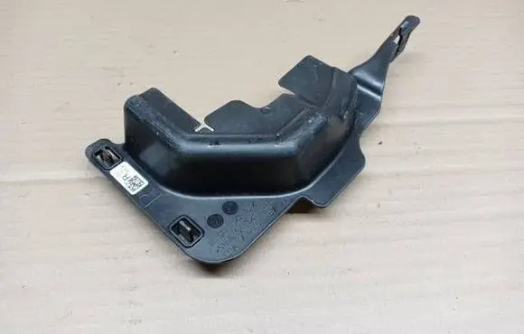 Volkswagen Crafter Radiator cooling fan shroud 2N0121330B