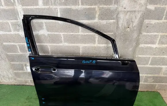 Volkswagen Golf VIII Front door