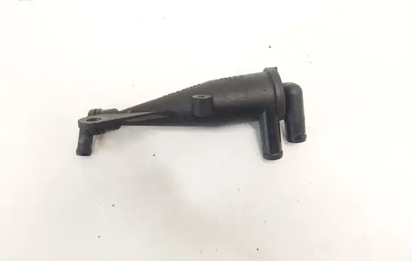 Audi 100 S4 C4 Breather/breather pipe/hose 046103495