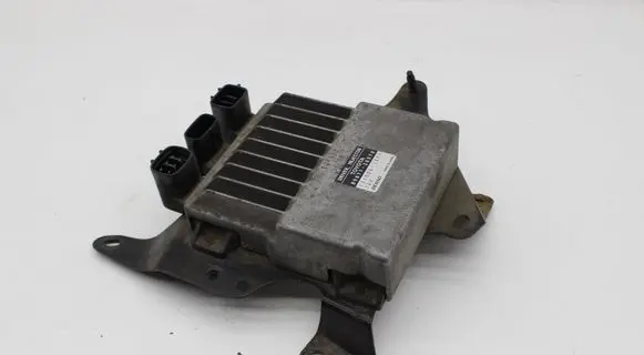 Lexus IS 220D-250-350 Fuel injection control unit/module 8987120070