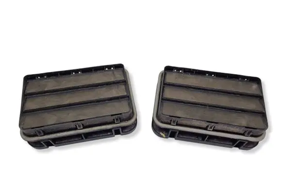BMW X5 F15 Quarter panel pressure vent 9122453 6422912453