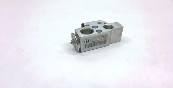 Audi A4 S4 B8 8K Air conditioning (A/C) expansion valve 7995002 52316990