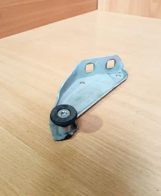 Renault Kangoo II Sliding door upper roller guide/hinge 497626