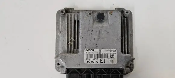 Toyota Auris 150 Engine control unit/module 8966102E10 1039S16056 0281013413