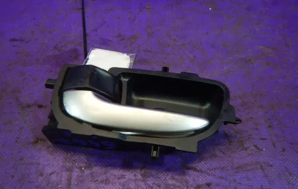 Toyota Yaris Front door interior handle 692060D270
