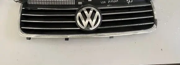 Volkswagen PASSAT B5 Front bumper lower grill 10027179 60008000 VW07044GAN