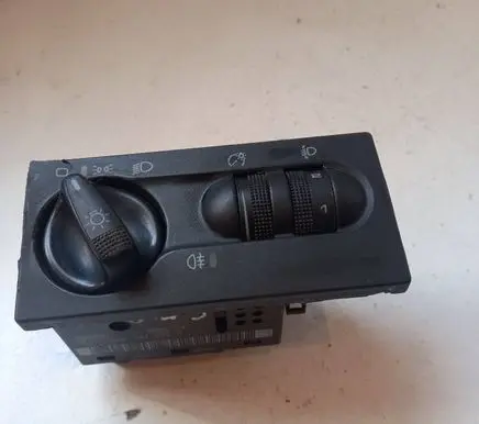 Volkswagen Golf III Light switch 1H6941531N 04050504