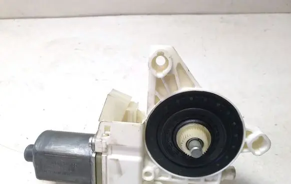 Mercedes-Benz ML W166 Front door window regulator motor A1669060301