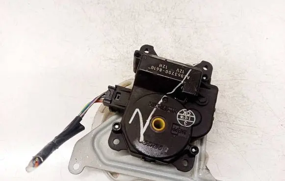 Toyota Corolla Verso AR10 Air flap motor/actuator AE0637008610