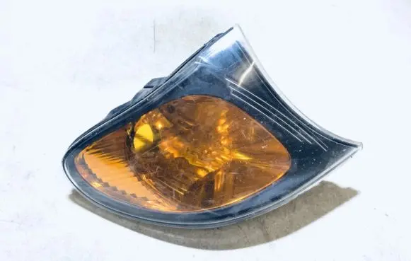 BMW 3 E46 Front indicator light 6910980 388702