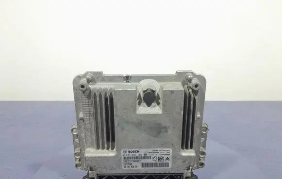Peugeot 208 I Engine control unit/module ECU 9814182680