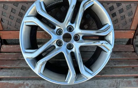 Ford Edge I R19 alloy rim 