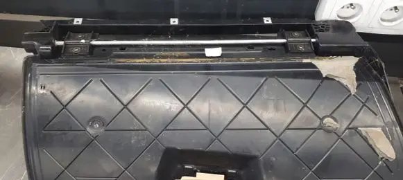 BMW 5 E60 E61 Glove box 7034080