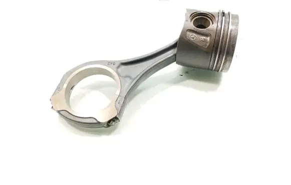 Mercedes-Benz Vito Viano W639 Piston with connecting rod 